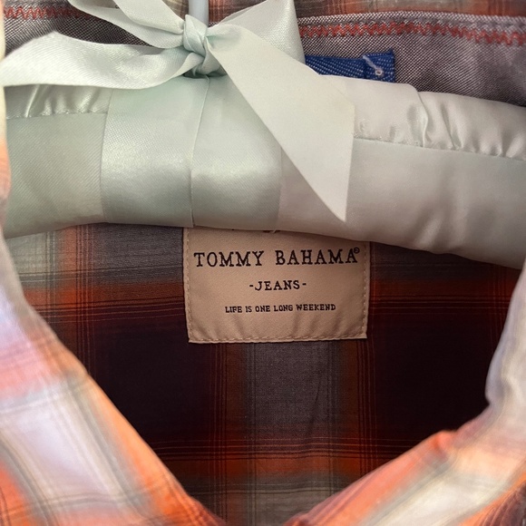 Long-Sleeved Tommy Bahama Cotton Button-down Shirt - Picture 3 of 4